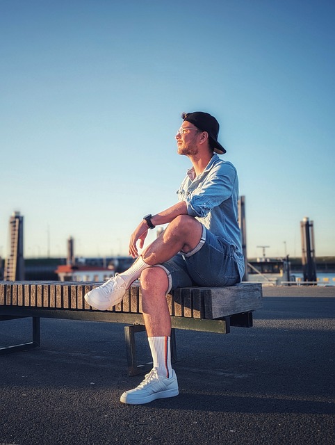 也向整个联 也向整个联